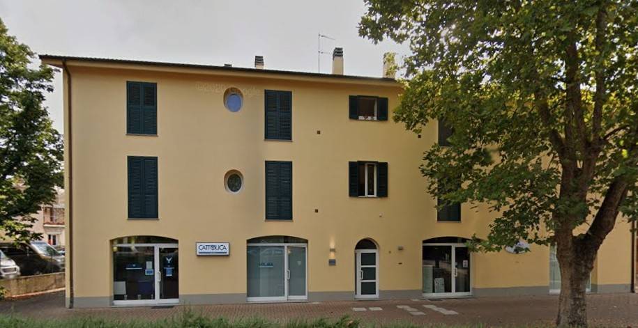 locale commerciale in vendita ad Imola in zona Centro Storico