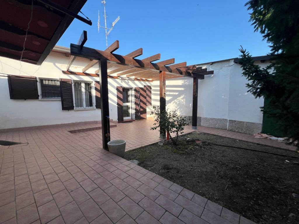casa indipendente in vendita ad Imola in zona Ponticelli