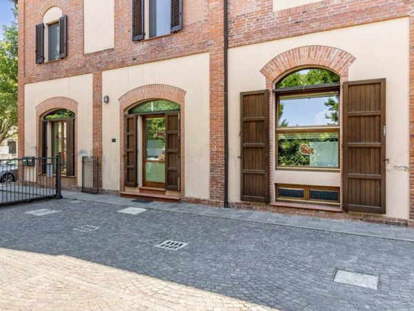 ufficio in vendita ad Imola in zona Centro Storico
