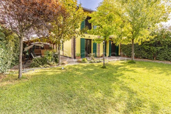 casa indipendente in vendita ad Imola
