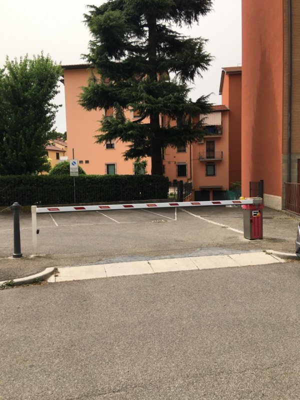 box auto in vendita ad Imola