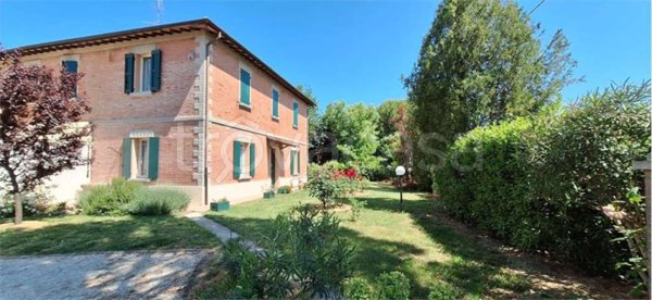 casa indipendente in vendita ad Imola