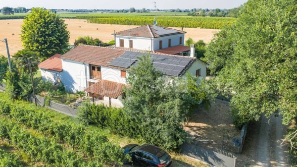 casa indipendente in vendita ad Imola
