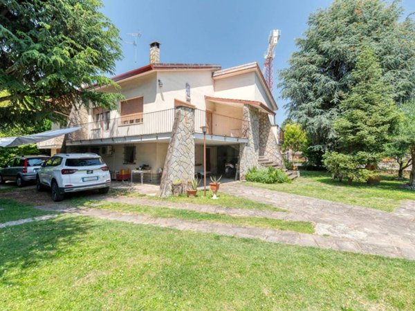 casa indipendente in vendita ad Imola in zona Centro Storico
