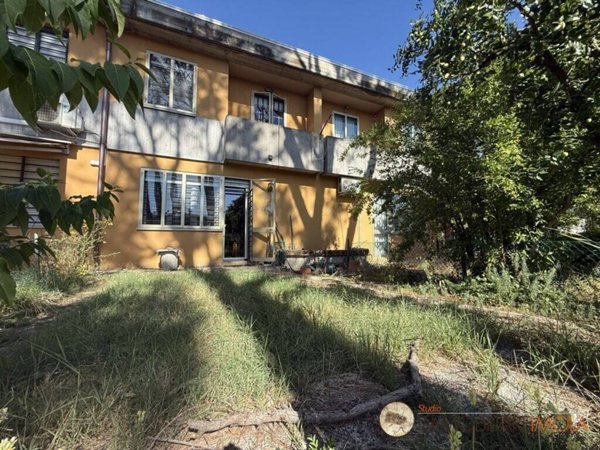 casa indipendente in vendita ad Imola