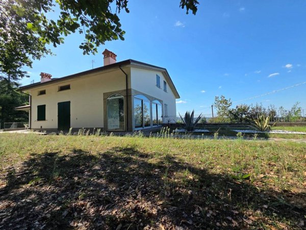 casa indipendente in vendita ad Imola