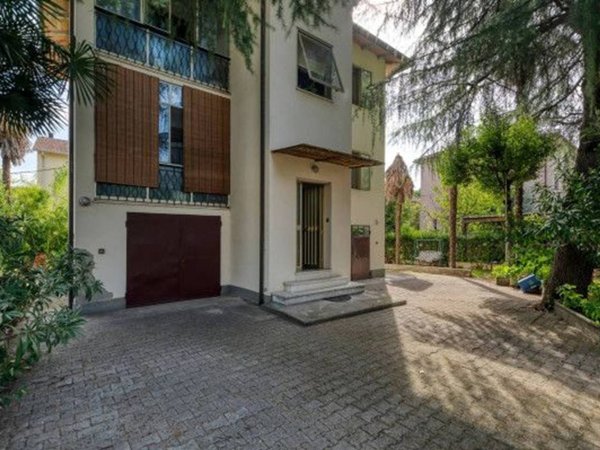 casa indipendente in vendita ad Imola