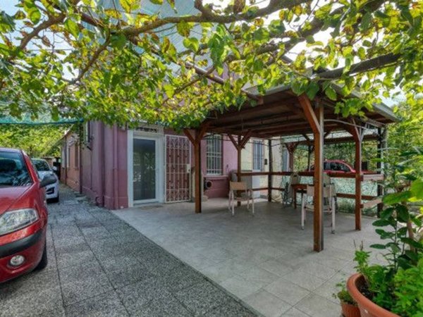 casa indipendente in vendita ad Imola in zona Spazzate Sassatelli
