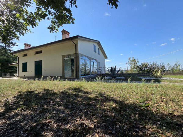 casa indipendente in vendita ad Imola