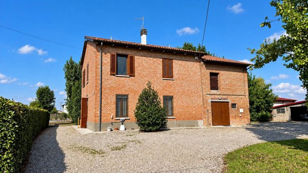 casa indipendente in vendita ad Imola