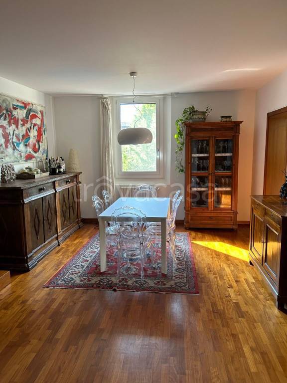 casa indipendente in vendita ad Imola in zona Centro Storico