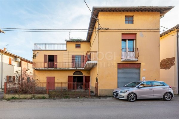 casa indipendente in vendita ad Imola in zona Sesto Imolese