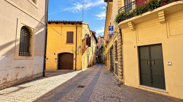 casa indipendente in vendita ad Imola in zona Centro Storico