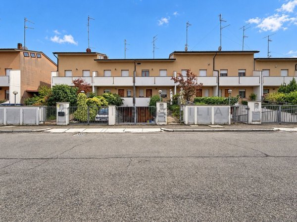 casa indipendente in vendita ad Imola in zona Pedagna