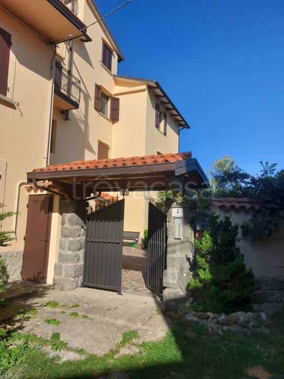 appartamento in vendita a Lizzano in Belvedere in zona Vidiciatico