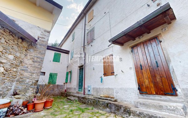 appartamento in vendita a Lizzano in Belvedere in zona Pianaccio