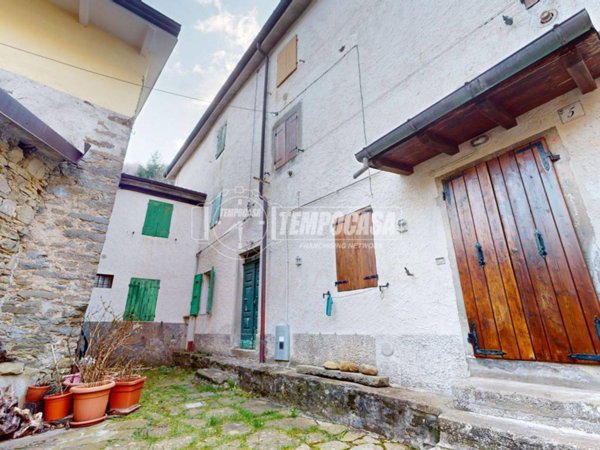 appartamento in vendita a Lizzano in Belvedere in zona Pianaccio