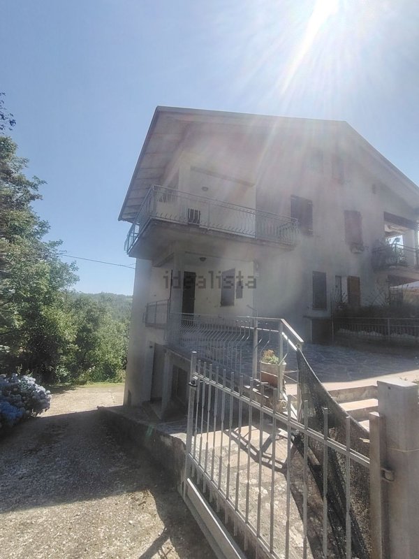 casa indipendente in vendita a Lizzano in Belvedere