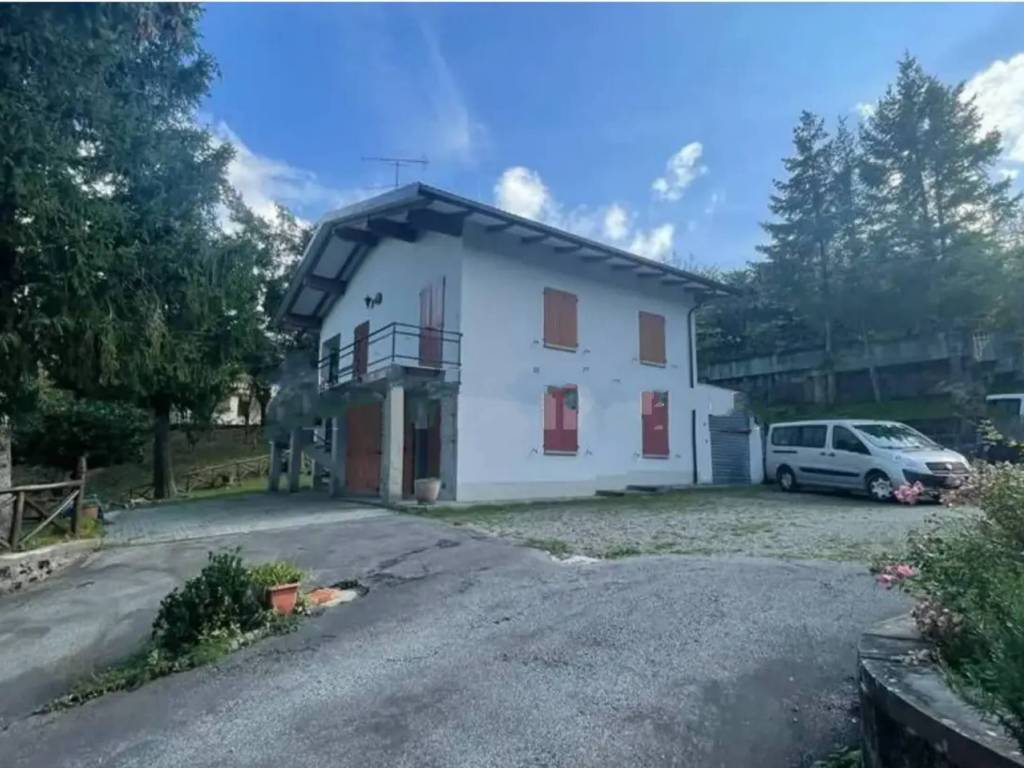 casa indipendente in vendita a Lizzano in Belvedere in zona La Cà