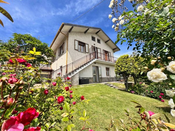 casa indipendente in vendita a Lizzano in Belvedere in zona Vidiciatico