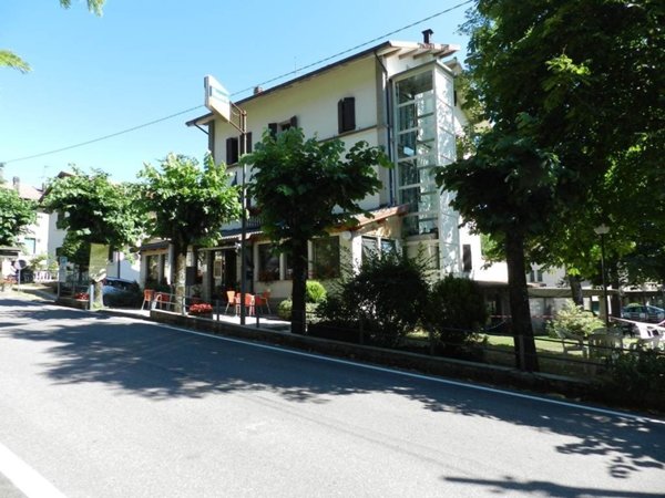 negozio in vendita a Lizzano in Belvedere in zona Vidiciatico