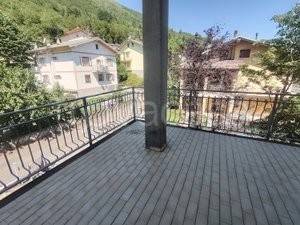 casa indipendente in vendita a Lizzano in Belvedere in zona Pianaccio