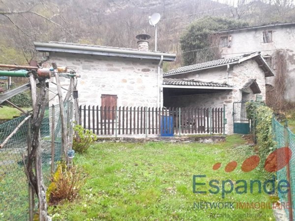 casa indipendente in vendita a Lizzano in Belvedere in zona Farnè