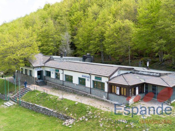 locale commerciale in vendita a Lizzano in Belvedere