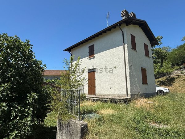 casa indipendente in vendita a Lizzano in Belvedere