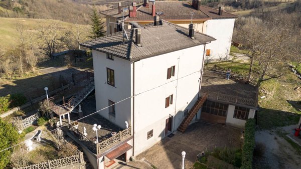 casa indipendente in vendita a Lizzano in Belvedere in zona Vidiciatico