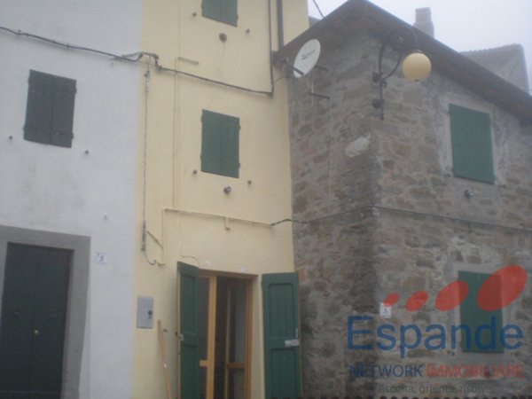 casa indipendente in vendita a Lizzano in Belvedere in zona Pianaccio