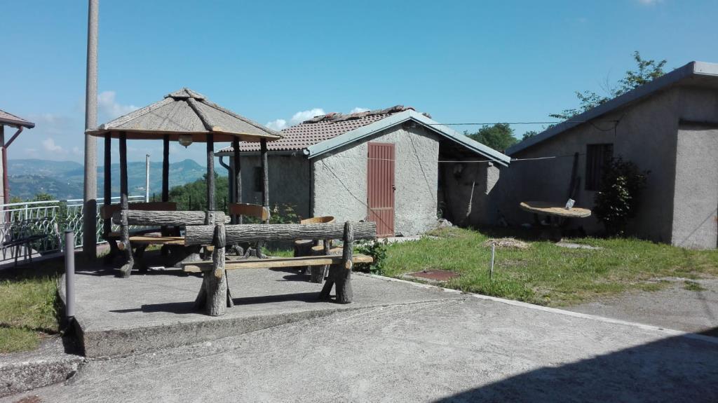 casa indipendente in vendita a Lizzano in Belvedere in zona Querciola