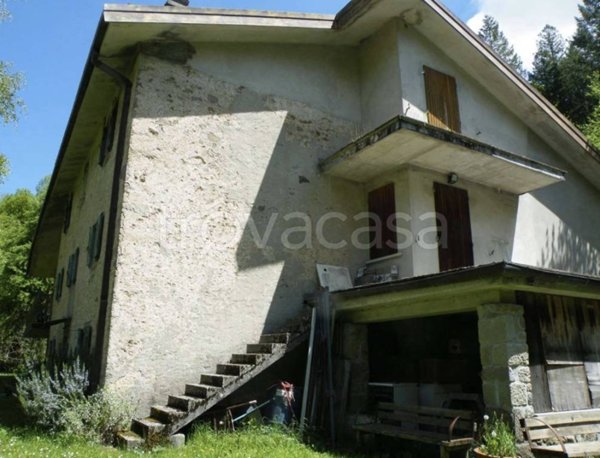 casa indipendente in vendita a Lizzano in Belvedere in zona Vidiciatico