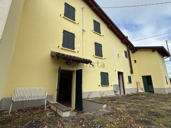 casa indipendente in vendita a Lizzano in Belvedere