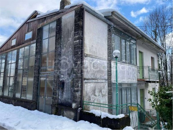 appartamento in vendita a Lizzano in Belvedere in zona Vidiciatico