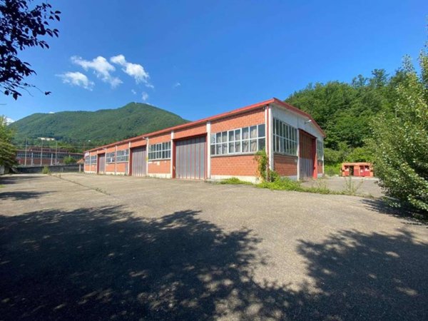 locale commerciale in vendita a Lizzano in Belvedere