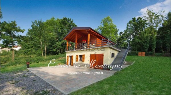 casa indipendente in vendita a Lizzano in Belvedere in zona Farnè