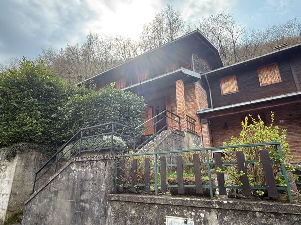 casa indipendente in vendita a Lizzano in Belvedere