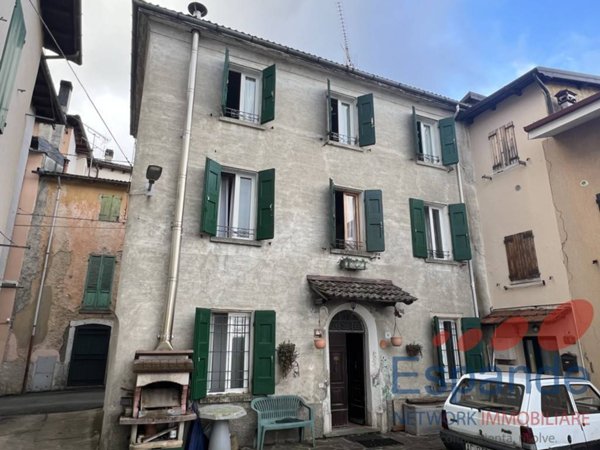 casa indipendente in vendita a Lizzano in Belvedere in zona Vidiciatico