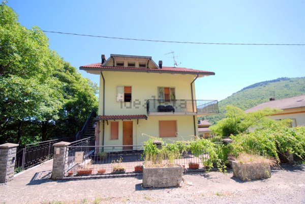 appartamento in vendita a Lizzano in Belvedere in zona Pianaccio