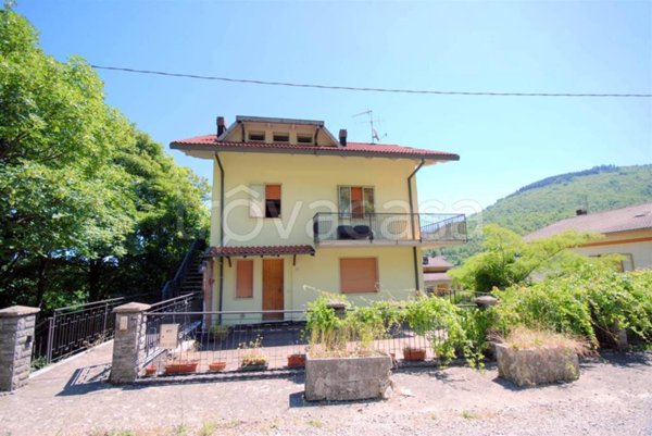 appartamento in vendita a Lizzano in Belvedere in zona Pianaccio
