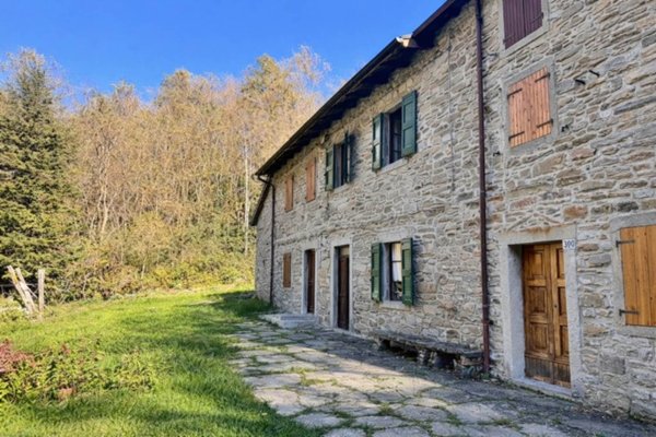 casa indipendente in vendita a Lizzano in Belvedere in zona Madonna dell'Acero