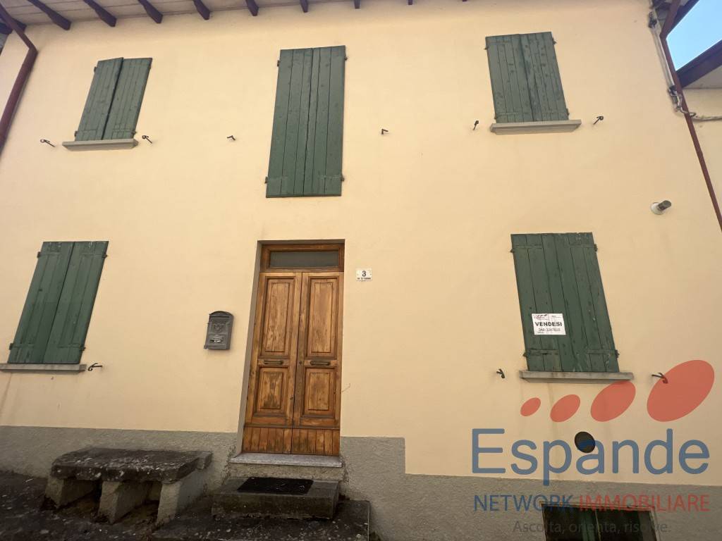 casa indipendente in vendita a Lizzano in Belvedere