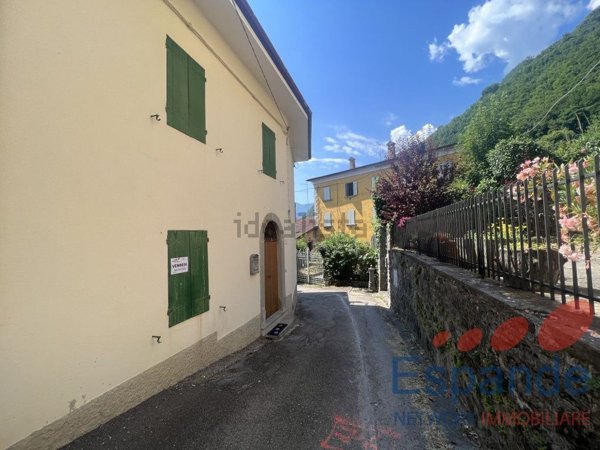 casa indipendente in vendita a Lizzano in Belvedere in zona Vidiciatico
