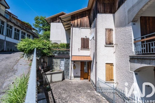 casa indipendente in vendita a Lizzano in Belvedere in zona Vidiciatico