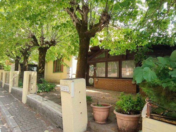 intera palazzina in vendita a Lizzano in Belvedere in zona Vidiciatico