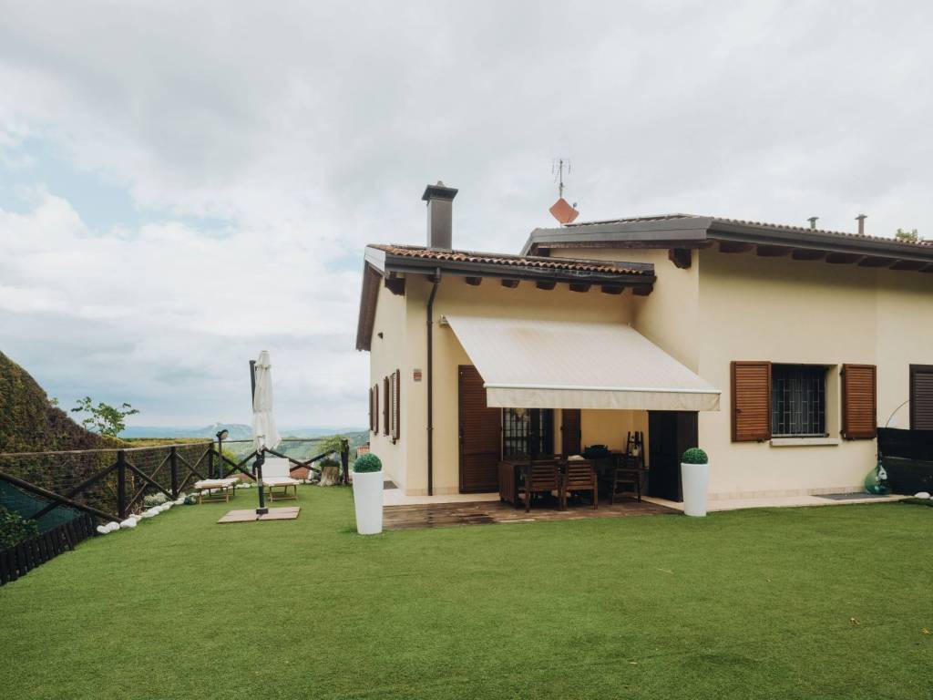 casa indipendente in vendita a Loiano