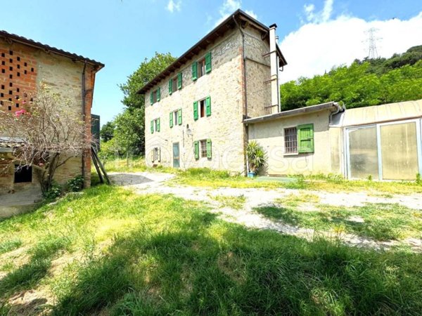 casa indipendente in vendita a Loiano in zona Quinzano