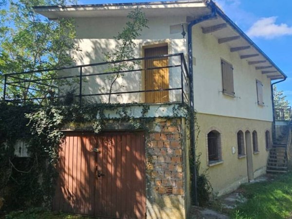 casa indipendente in vendita a Loiano in zona Sabbioni