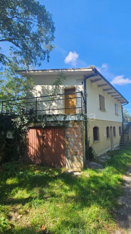 casa indipendente in vendita a Loiano in zona Sabbioni